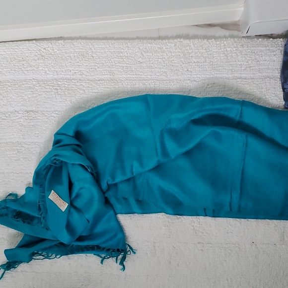 Applique and beaded tie belt and scarf - Picture 4 of 5